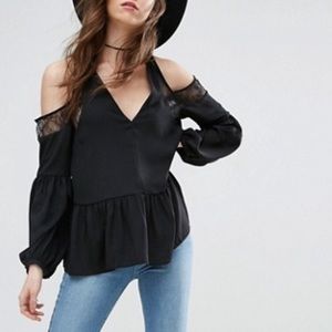 ⚡️ SALE⚡️NWT ASOS Cold Shoulder Top